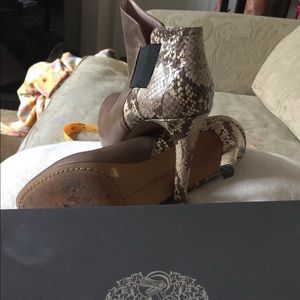 Vince Camuto Bootie 10M