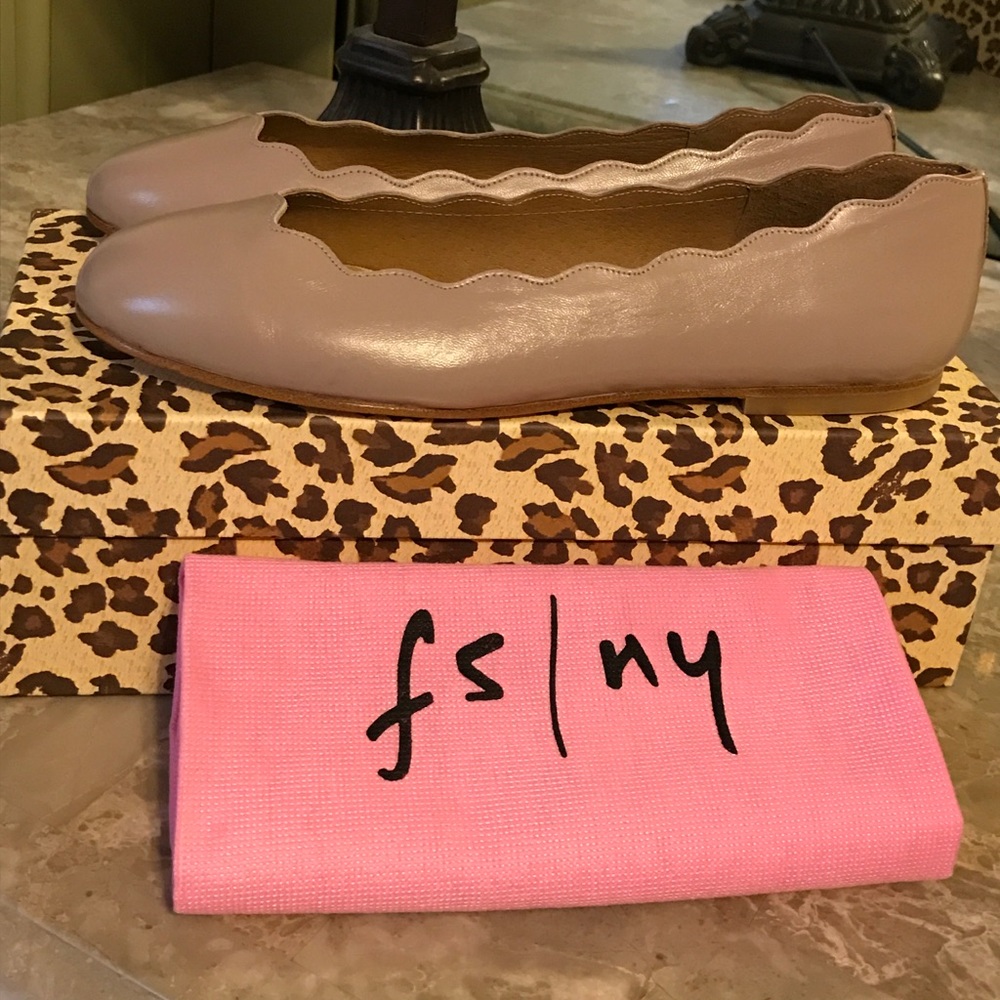 FRENCH SOLE FS/NY Teardrop Scalloped Ballet Flat