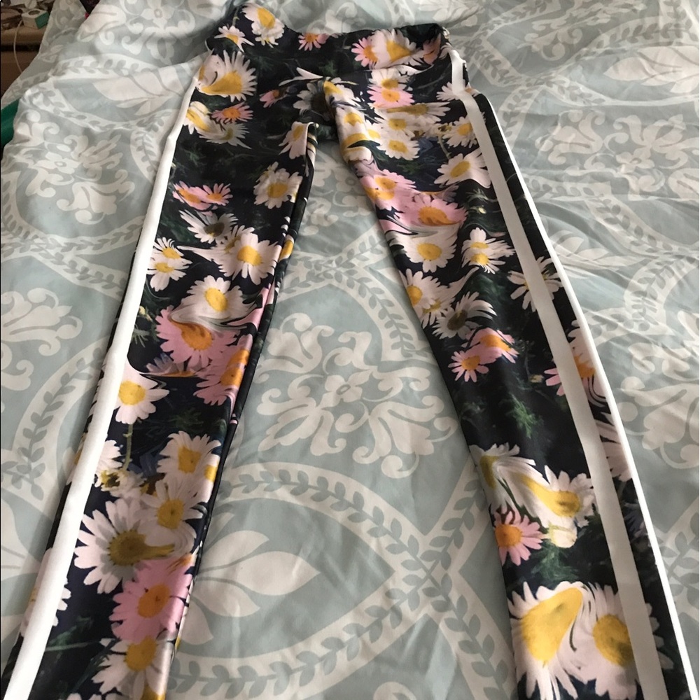 Goldsheep Daisy Print Small