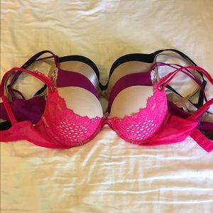 4 for $20! VS Very Sexy push up bras! 34D✨🌺