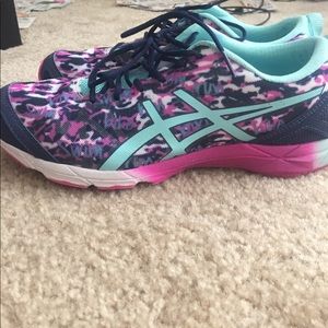 Asics tennis shoes 9