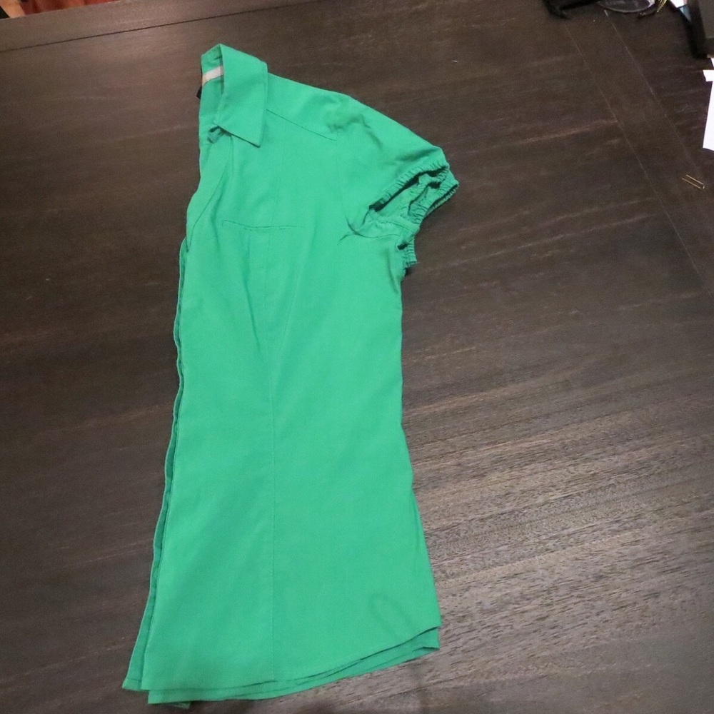 Express Essential Stretch Short Sleeve Blouse