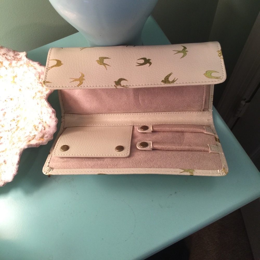 Jewelry holder