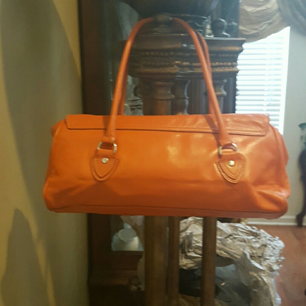 Handbags - Picture 2 of 7