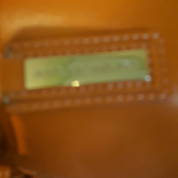 Handbags - Picture 4 of 7