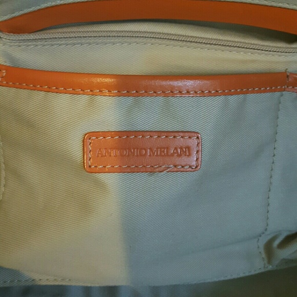 Handbags - Picture 7 of 7