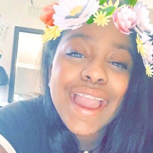 Meet your Posher, Caitlyn