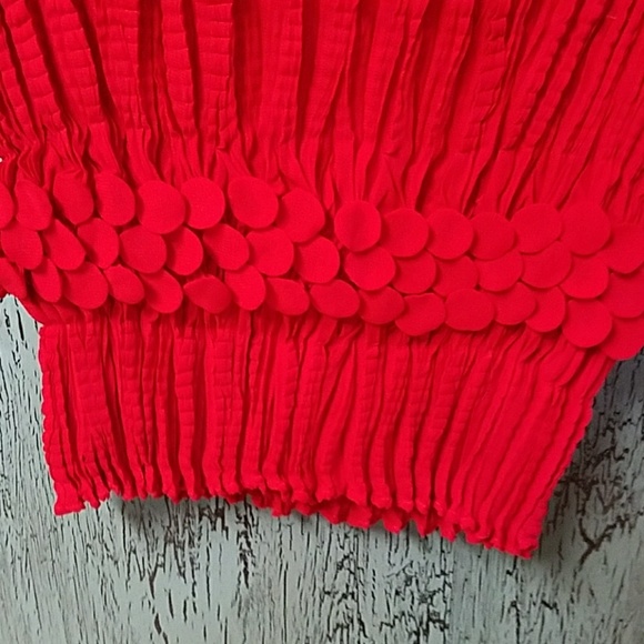 Top - Picture 2 of 3