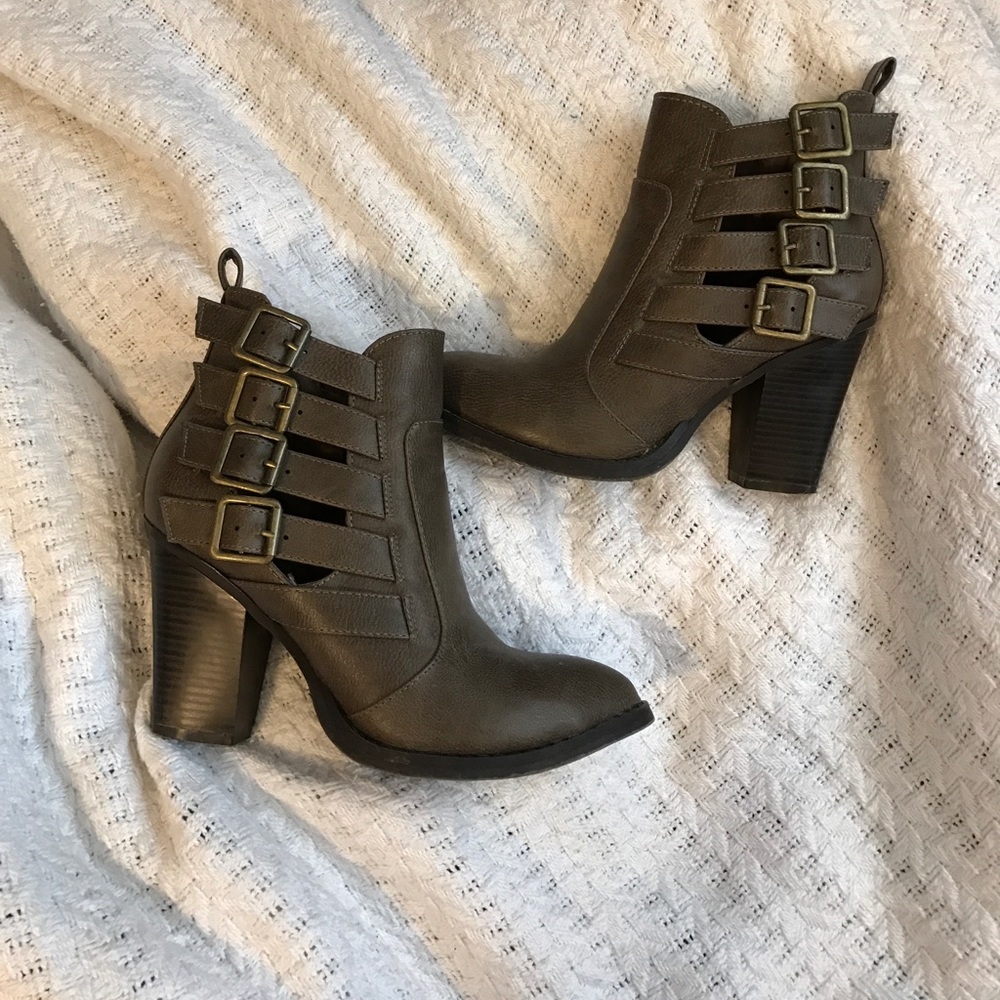 3.5 inch cut out booties