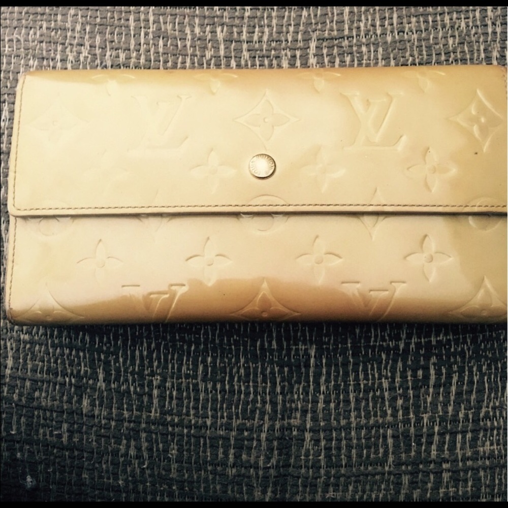💥%100 AUTHENTIC Louis Vuitton wallet 💥
