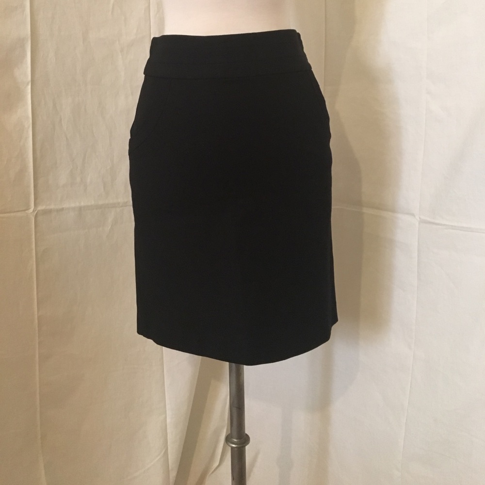 Banana Republic stretch black skirt size 0petit