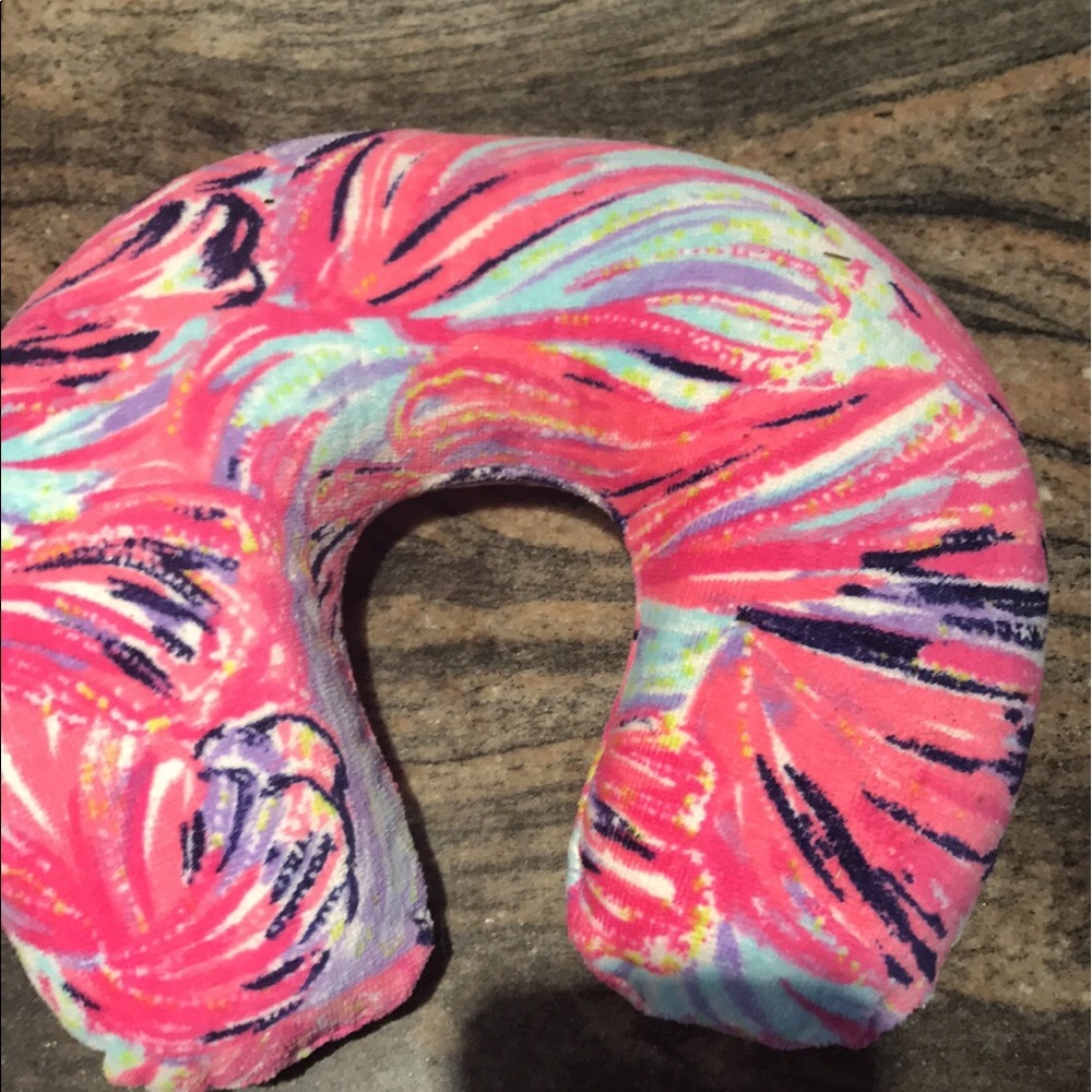 NWT Lilly Pulitzer neck pillow