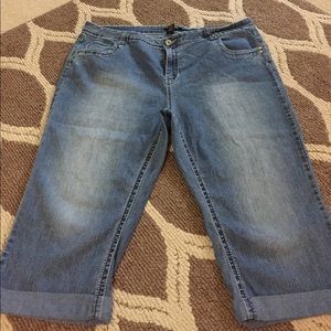 Worn Once Roz & Ali Capris by Dressbarn