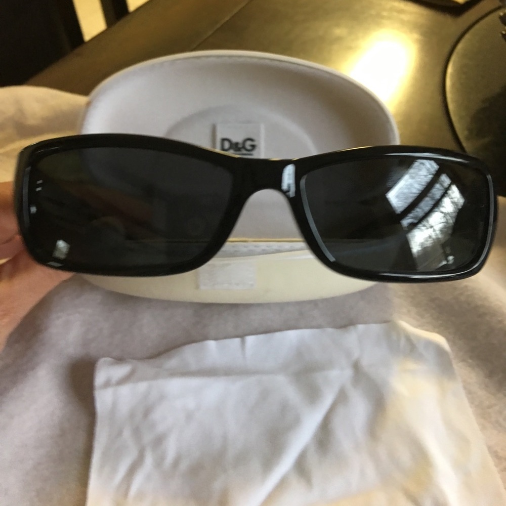Black DG sunglasses