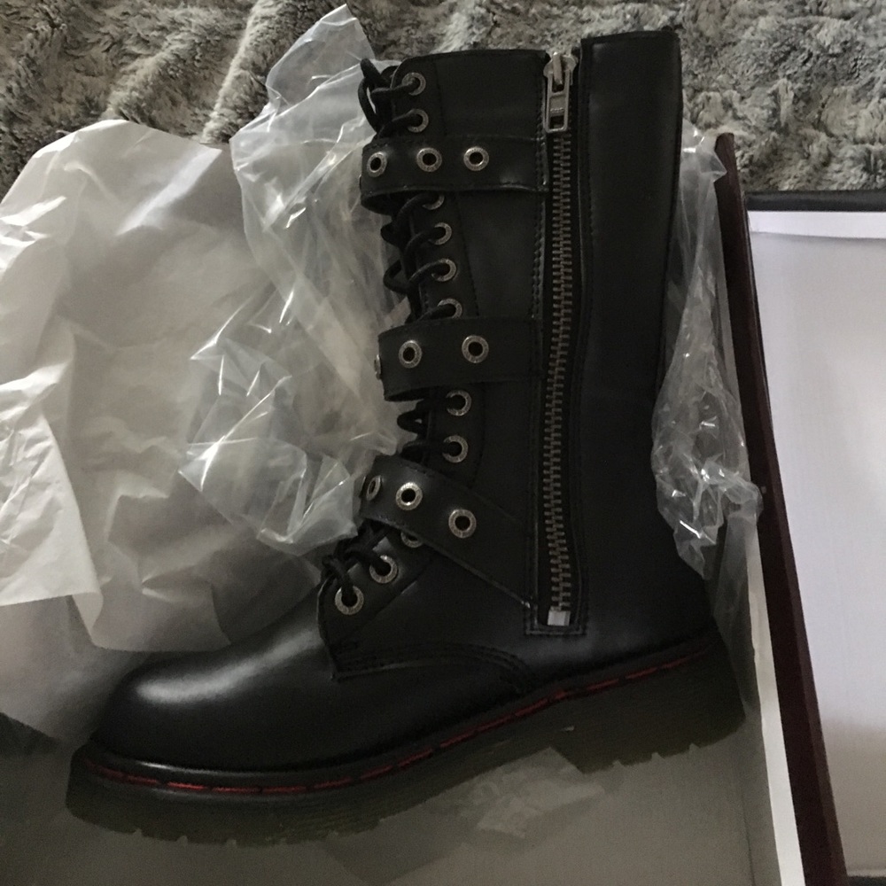 Demonia disorder combat boots size 9 women's