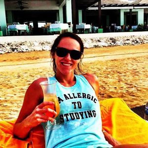 Meet your Posher, Danielle