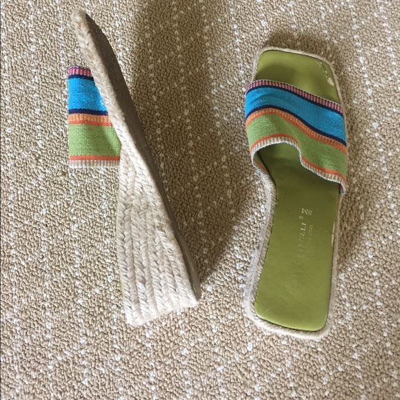 Sandals - Picture 2 of 3