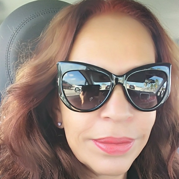 Meet your Posher, Jazmin - Picture 3 of 4