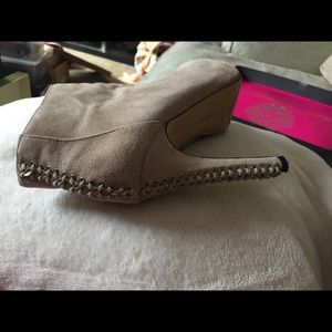 Vince Camuto Suede Bootie Size 9.5