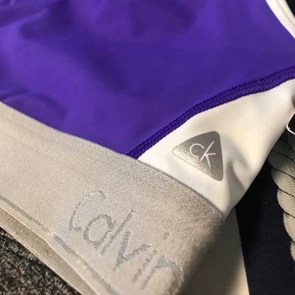 $39 CALVIN KLEIN• holographic racerback sports bra - Picture 6 of 7