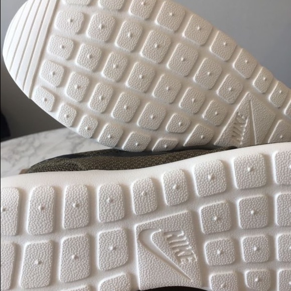 Nike Roshe One Igauna Size 12 Brand New - Picture 4 of 4