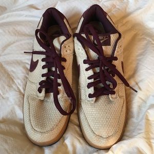 NIKE Mens Hemp Sneaker 10.5