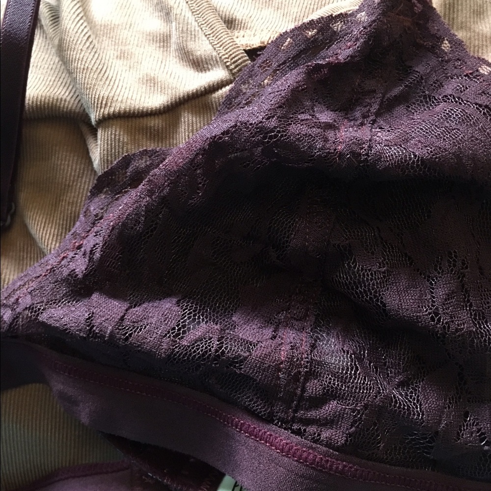 Large Fly Affair Burgandy Bandeau - Picture 4 of 5