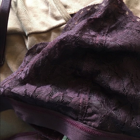 Large Fly Affair Burgandy Bandeau - Picture 4 of 5