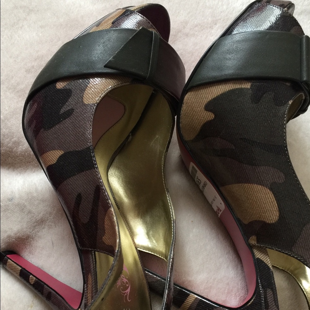Camouflage Open toe slingback