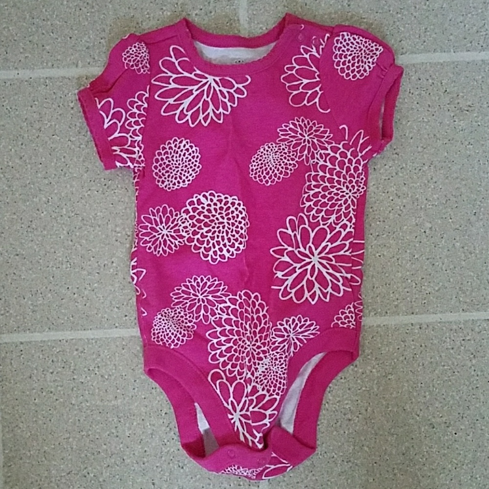 NWT pink and white Old Navy outfit 6-12 mos