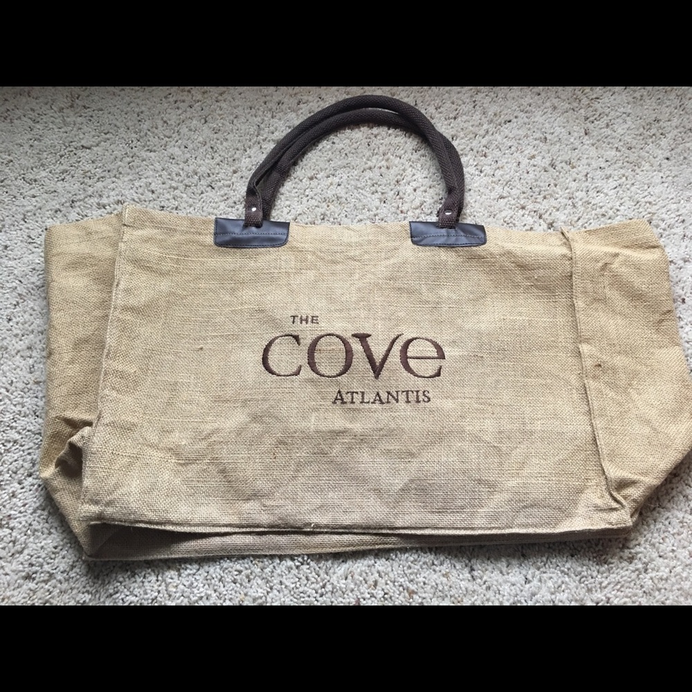 The Cove at Atlantis large beach tote