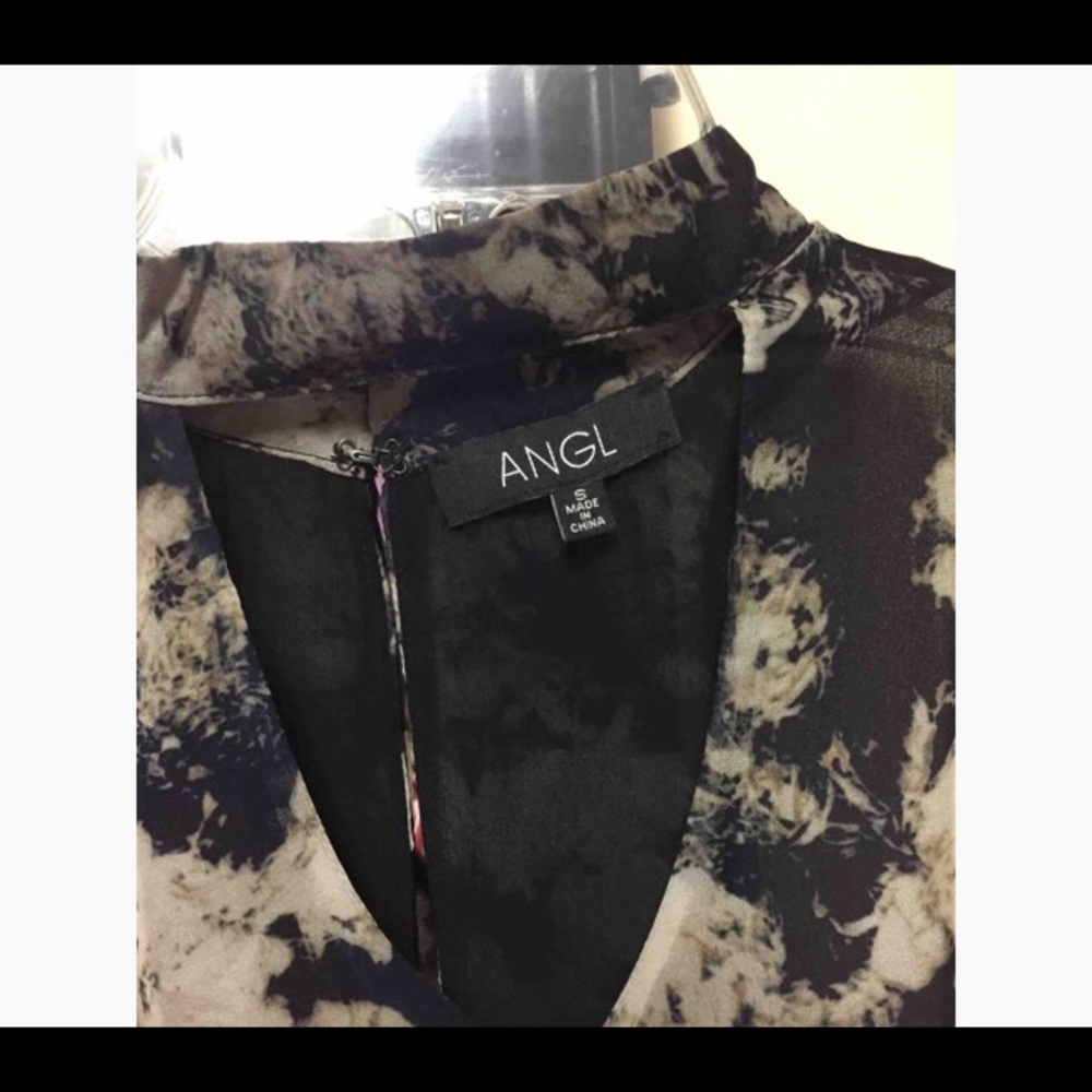ANGL - Picture 3 of 3