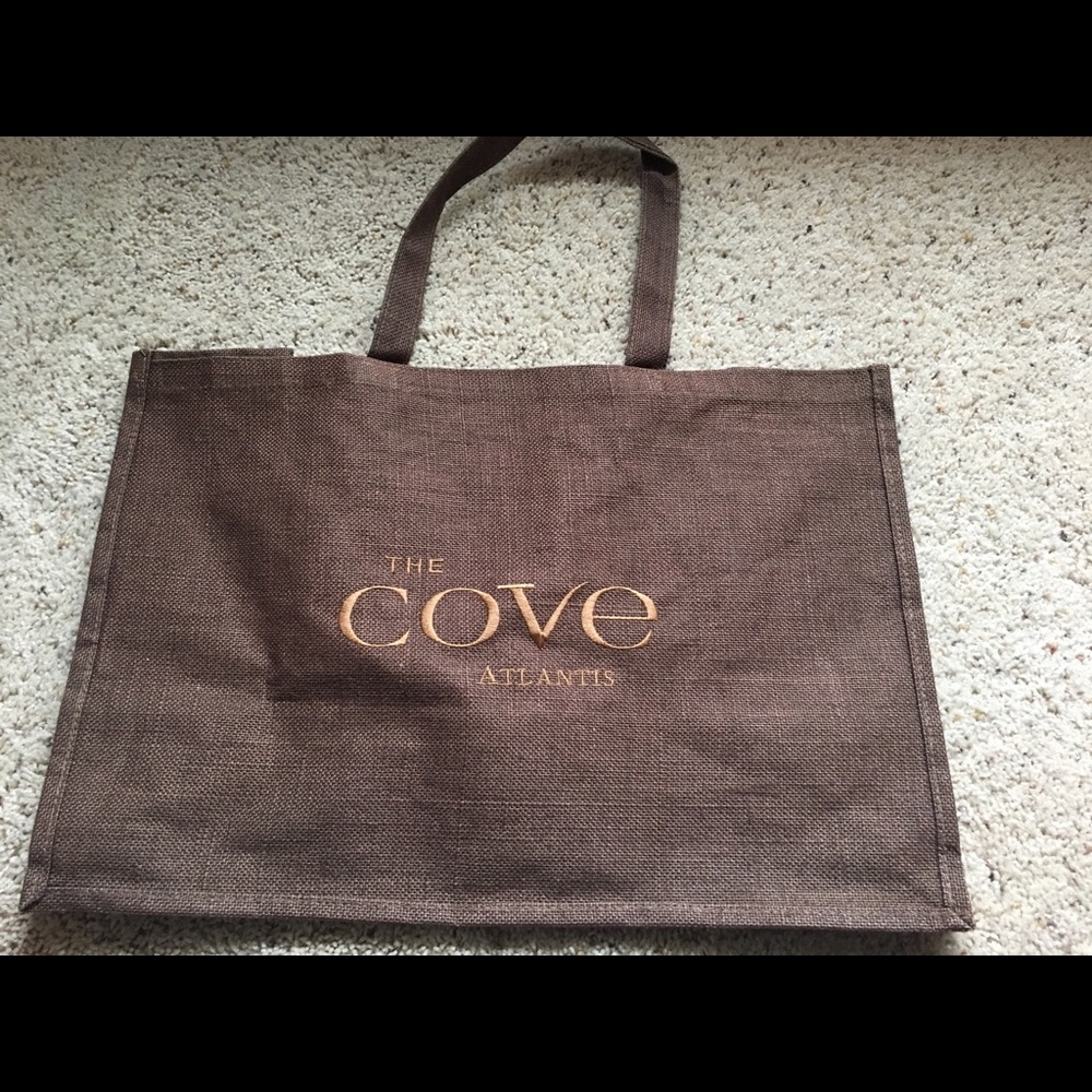 The Cove at Atlantis large beach tote