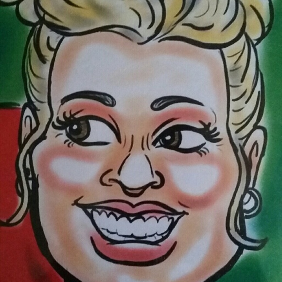 Meet your Posher, Heidi - Picture 2 of 2