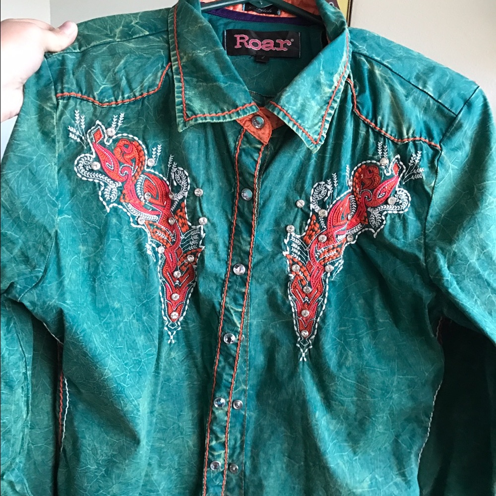 ROAR rodeo shirt