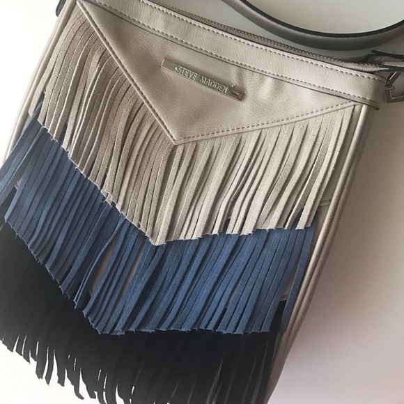 Steve Madden Handbags - NWOT Steve Madden fringe bag