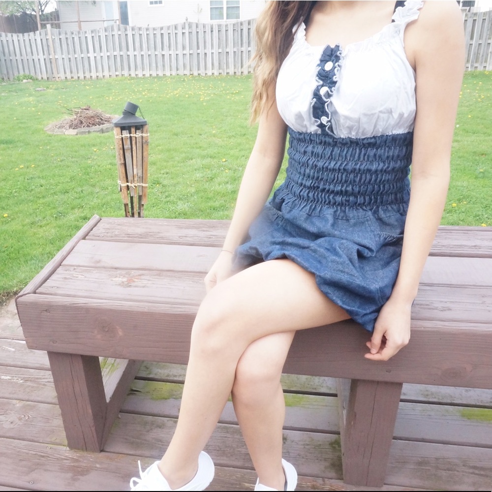 Sweetheart ruffle minidress