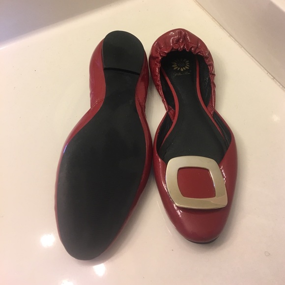Red flat shoes - Picture 2 of 2