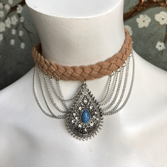 Jewelry - Braided choker pendant blue stone