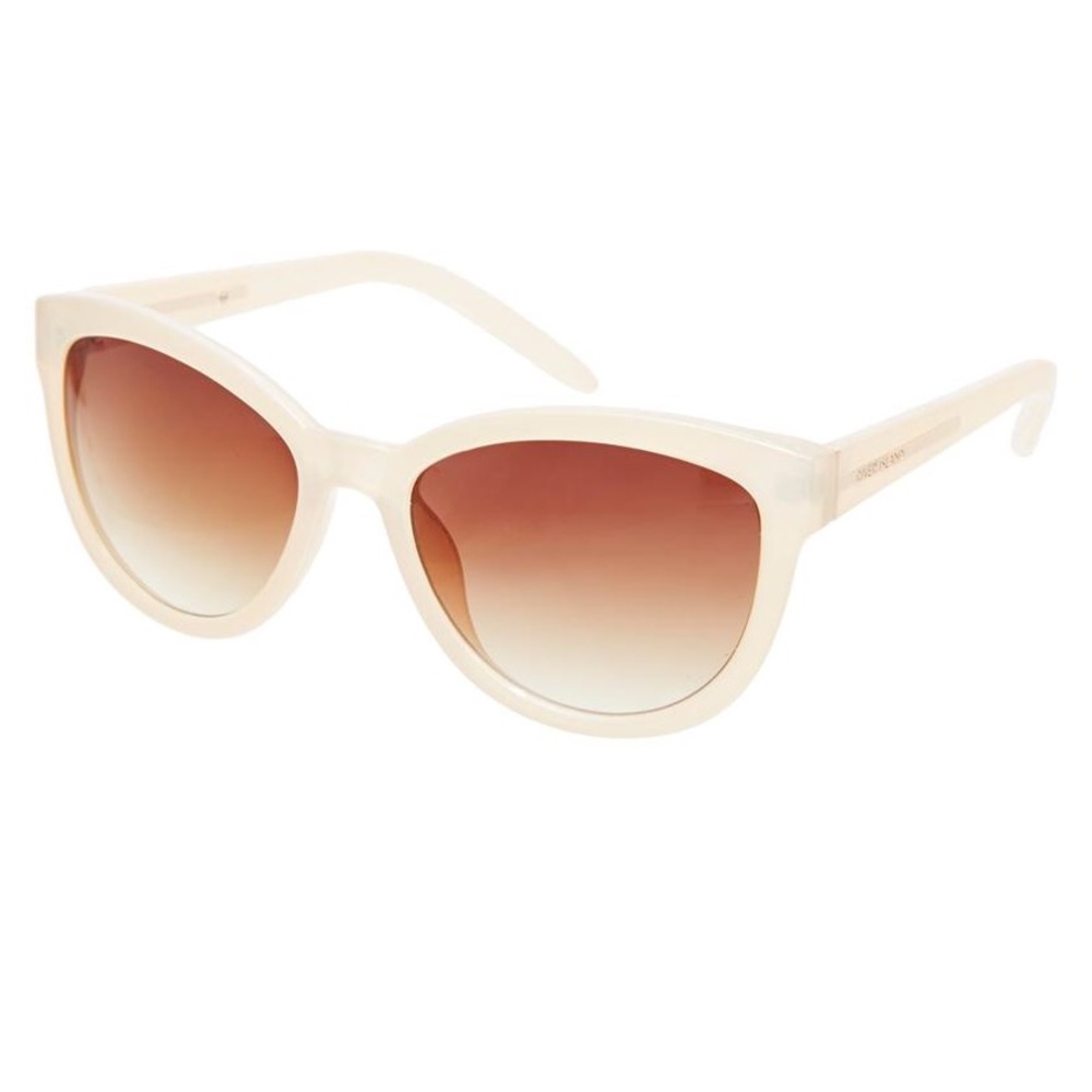 Cat Eye Sunglasses in Nude