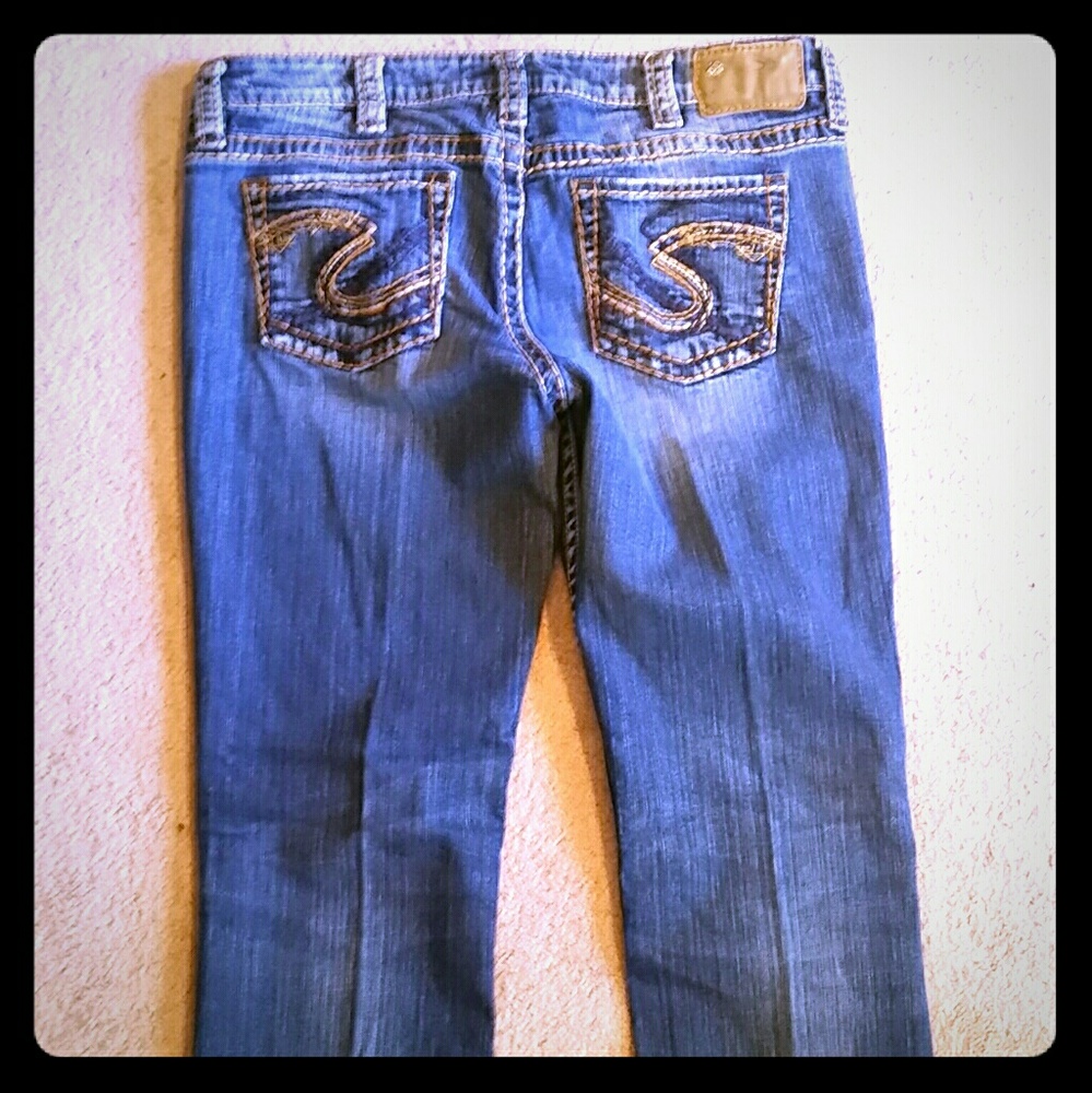 Euc Silver jeans. Great faded blue.