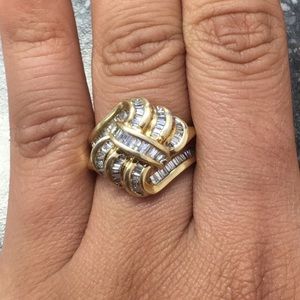 10k Diamond Baguette Twirl Ring size 7.5