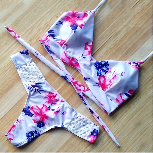 Floral Bikini - Picture 3 of 4