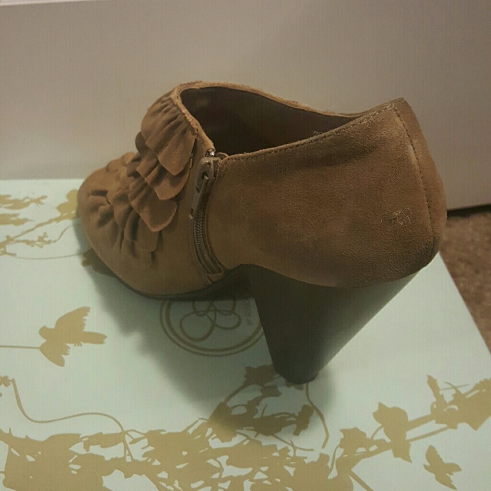 Tan Open Toe Booties - Picture 4 of 4