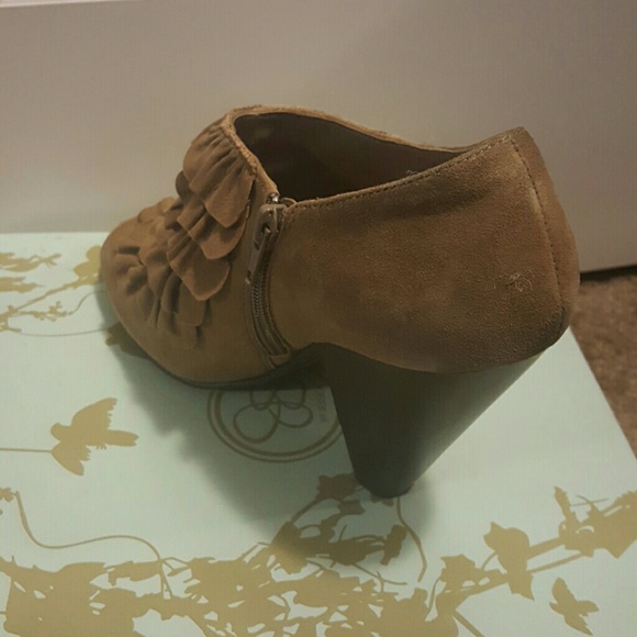 Tan Open Toe Booties - Picture 4 of 4