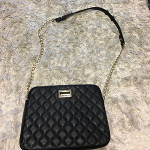 Black quilted crossbody!