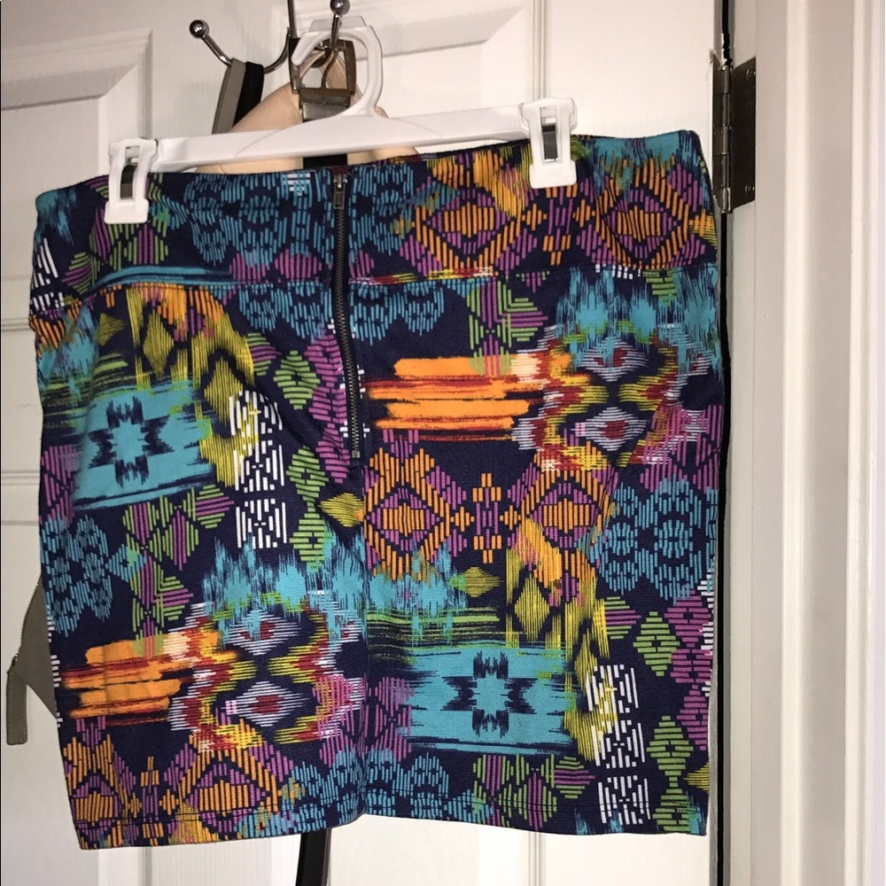 Mini skirt - Picture 2 of 2
