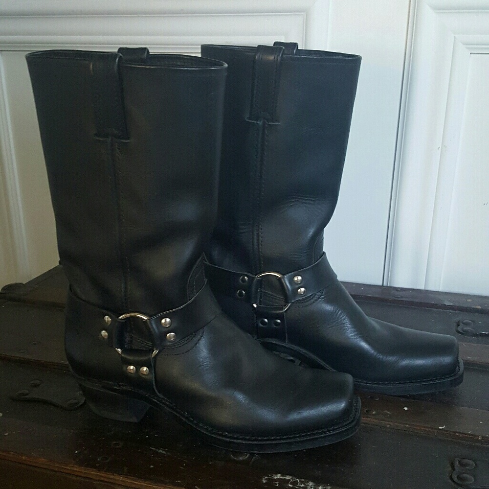 Frye Harness 22R Leather Square Toe Boots