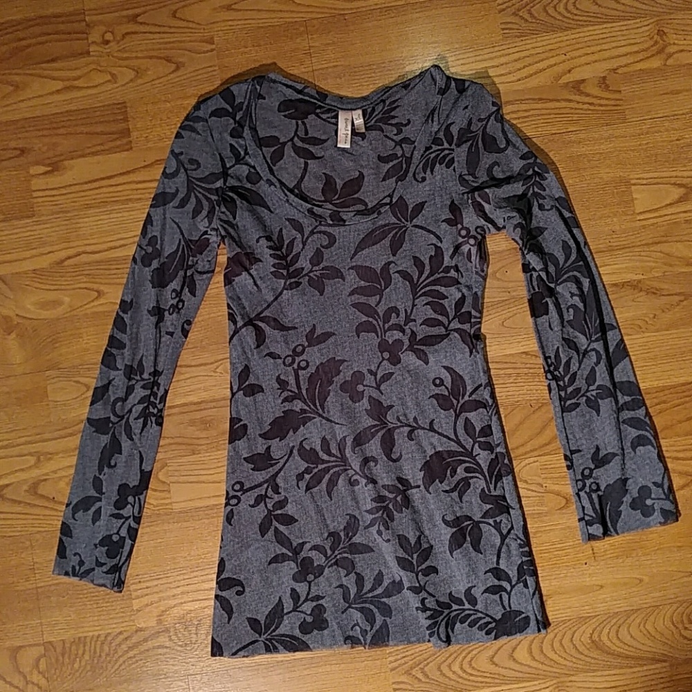 Sweet pea top