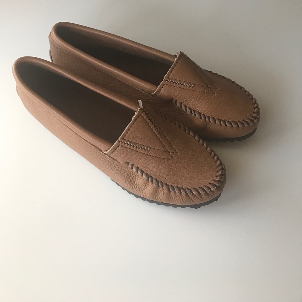 New Minnetonka leather shoes - Picture 1 of 4